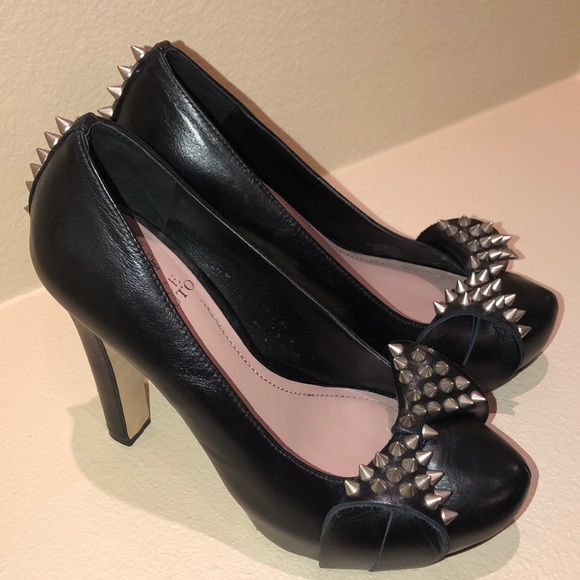 Vince Camuto Nasty/Nice Spiked Black Pumps - Picture 6 of 6